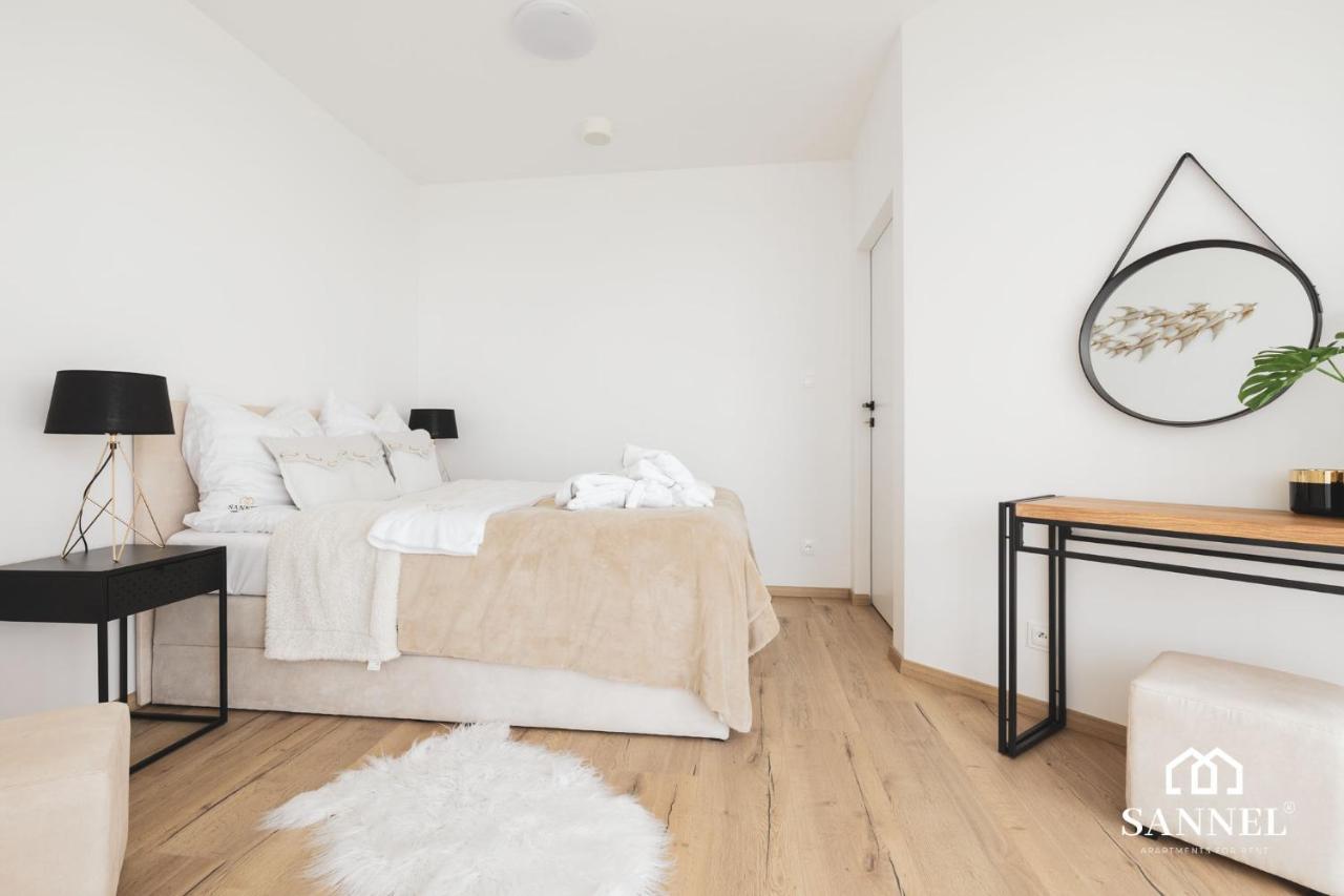 Apartament Prestige Z Dostepem Do Basenow,Strefy Saun,Jacuzzi - Pinea Apartments Pobierowo-Sannel Apartments For Rent Bagian luar foto